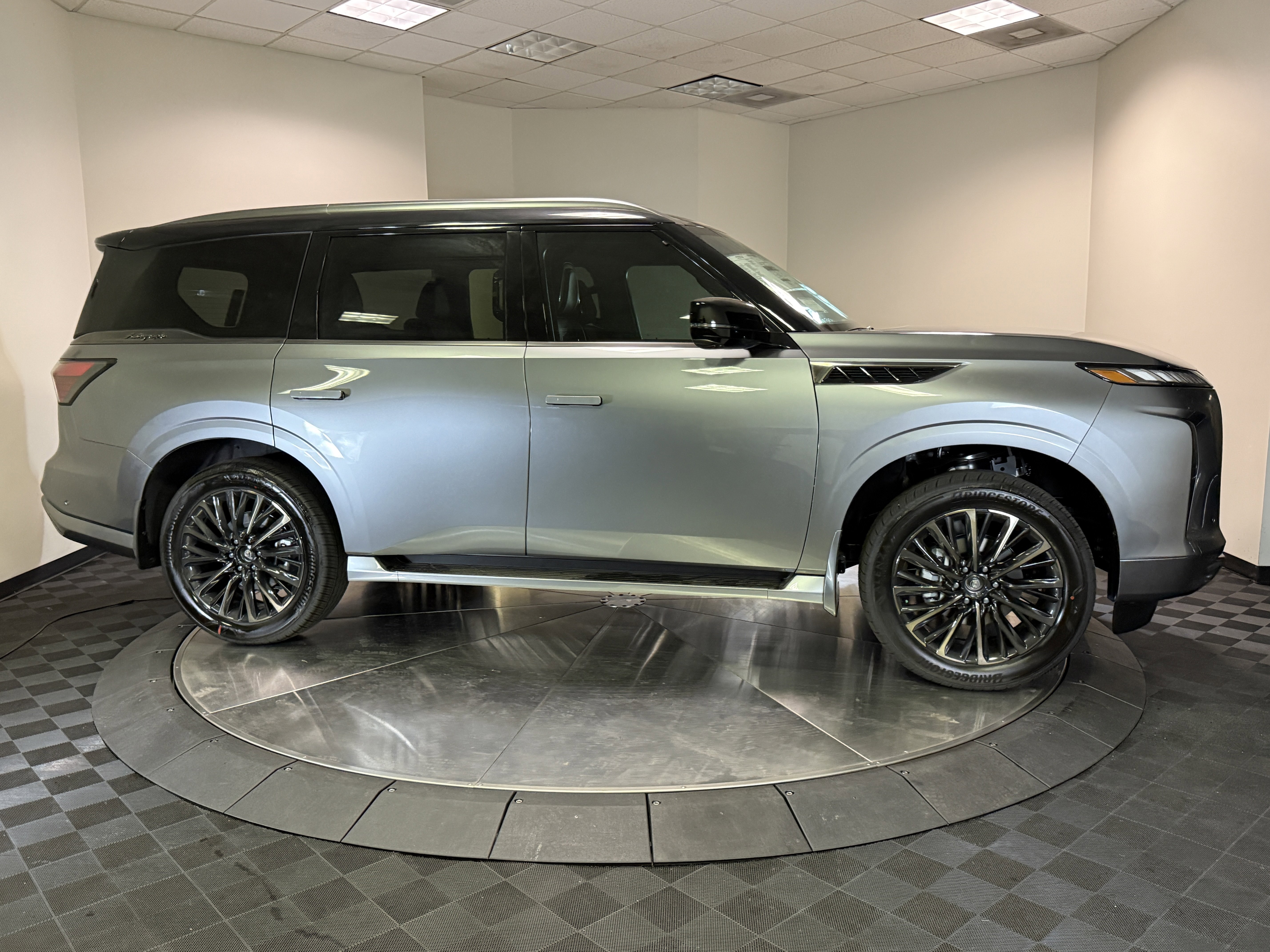 New 2026 INFINITI QX80 Autograph image 8