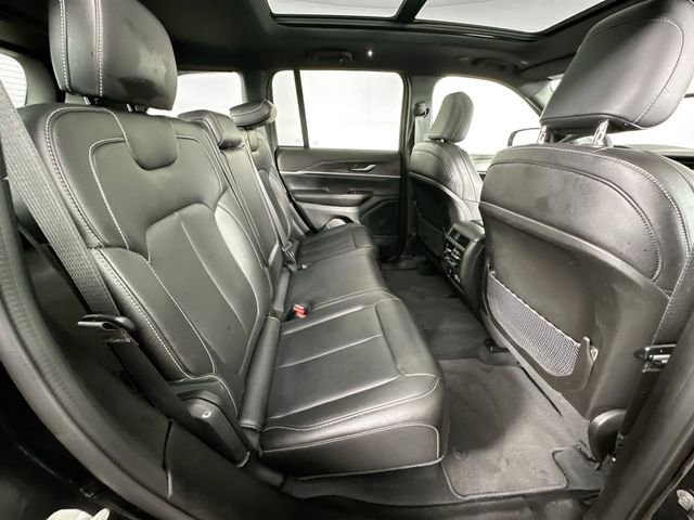 Used 2024 Jeep Grand Cherokee Limited w/ Black Appearance Package AWD/4WD image 29