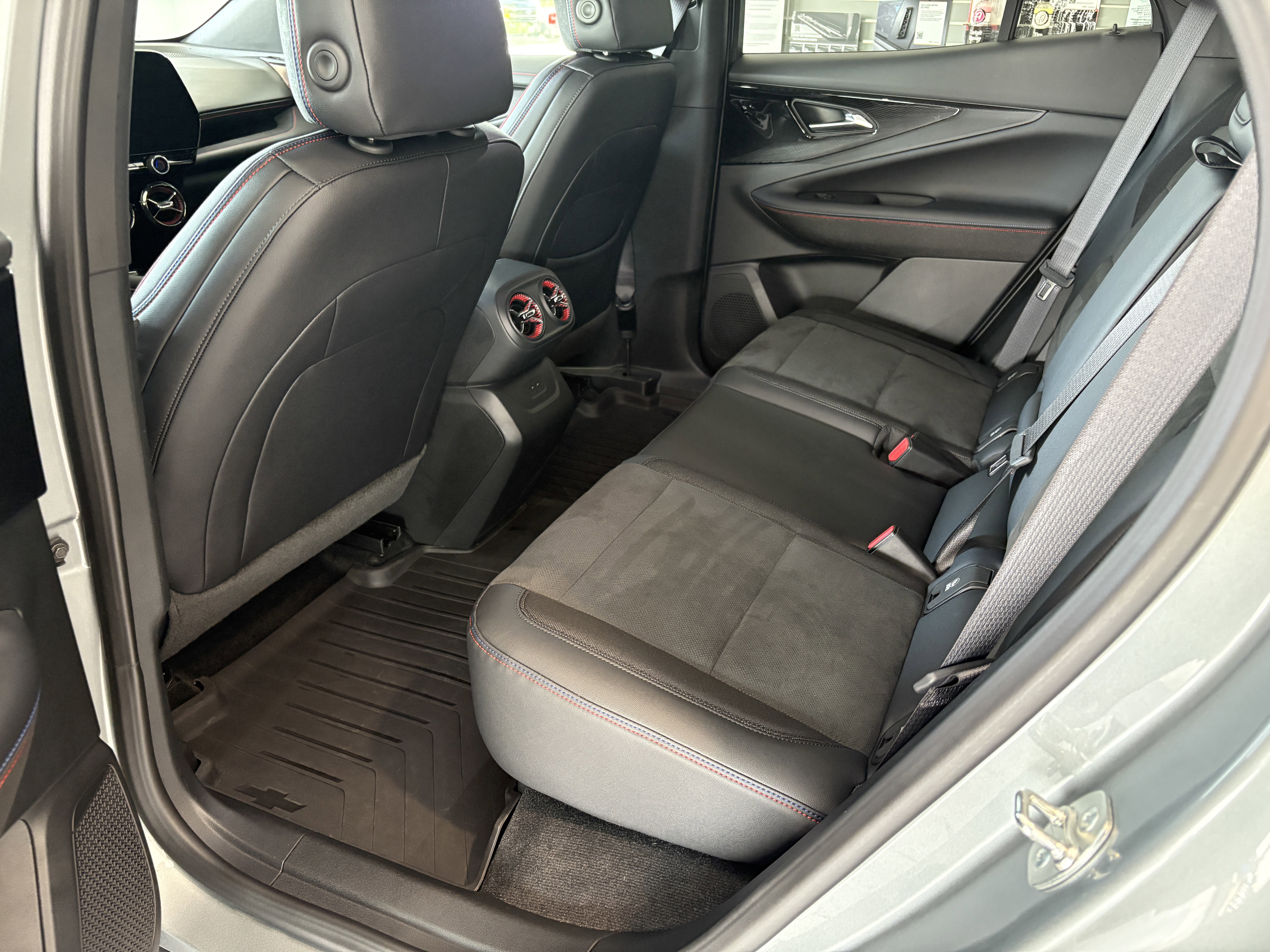 Used 2025 Chevrolet Blazer EV RS image 19