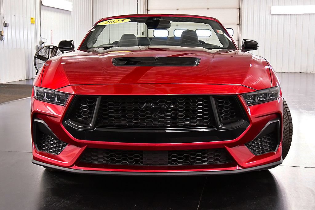 Used 2025 Ford Mustang GT Premium RWD image 2