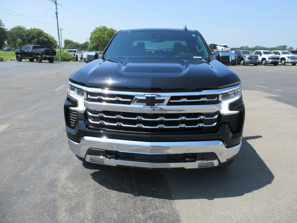 Certified 2024 Chevrolet Silverado 1500 LTZ w/ Z71 Off-Road Package AWD/4WD image 11