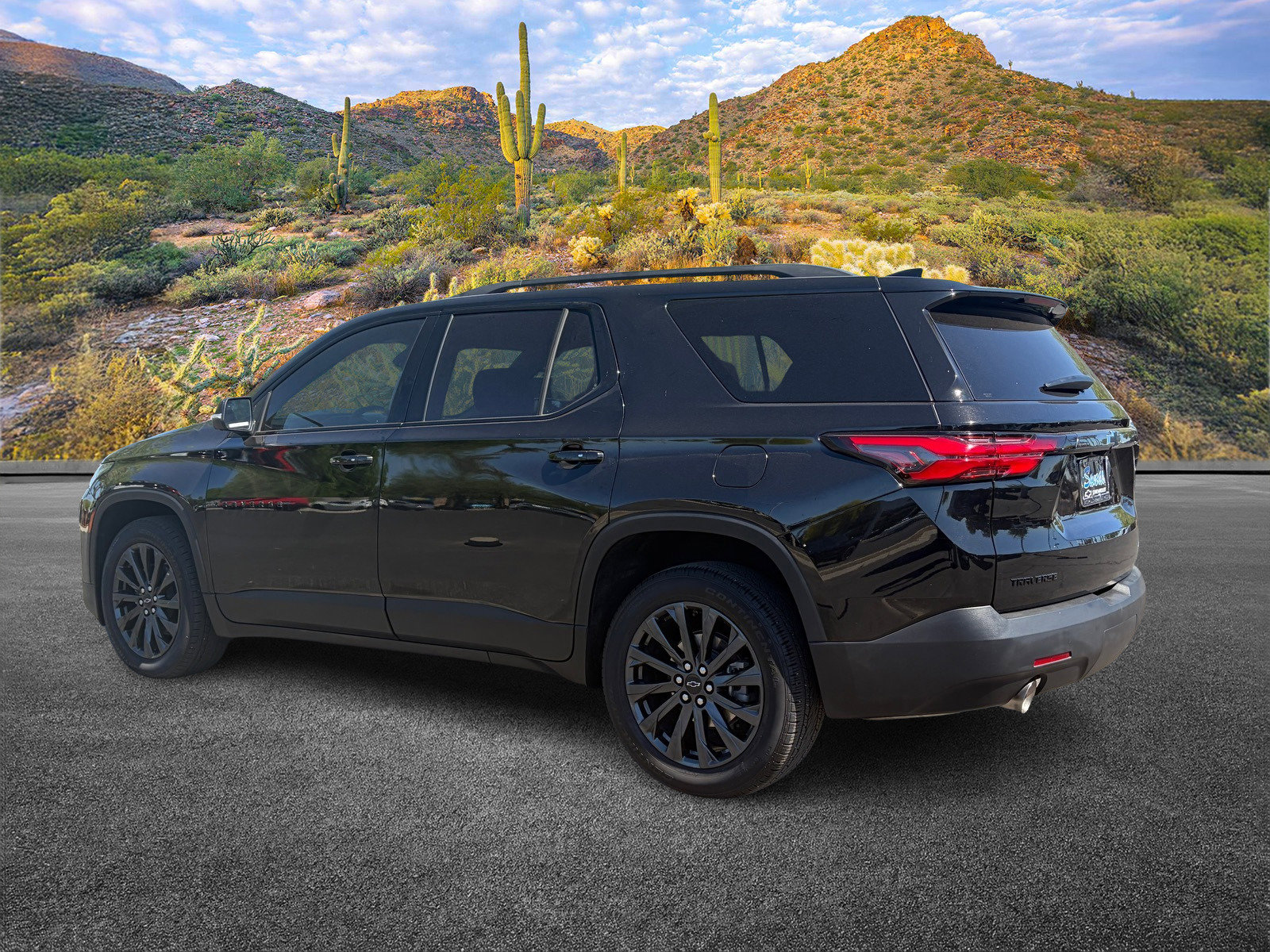 Used 2023 Chevrolet Traverse RS image 8