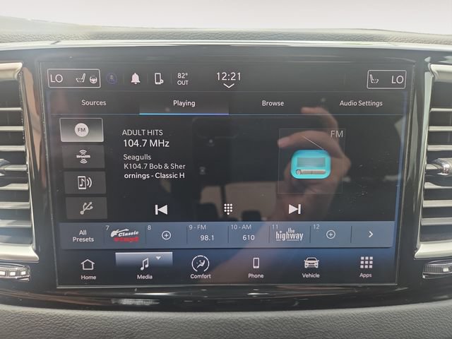 Used 2023 Chrysler Pacifica Touring-L FWD image 24
