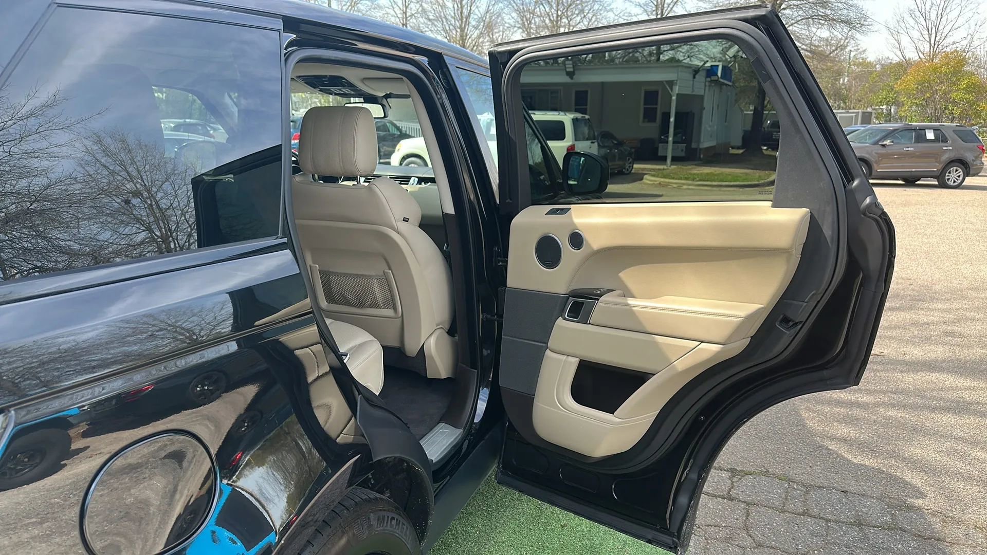 Used 2016 Land Rover Range Rover Sport HSE image 24