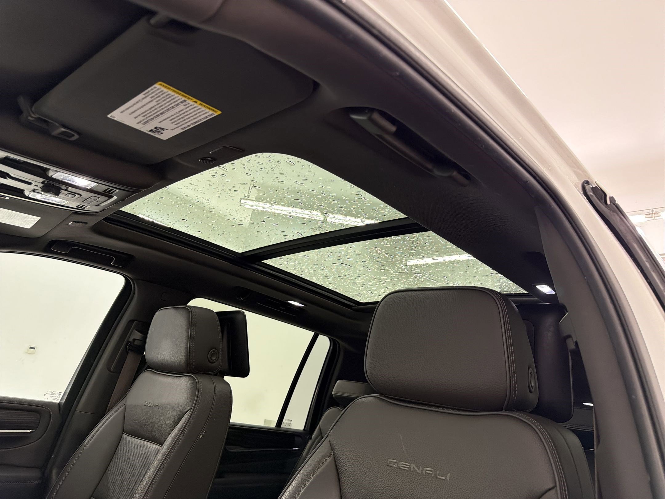 Used 2021 GMC Yukon XL Denali w/ Denali Ultimate Package RWD image 15