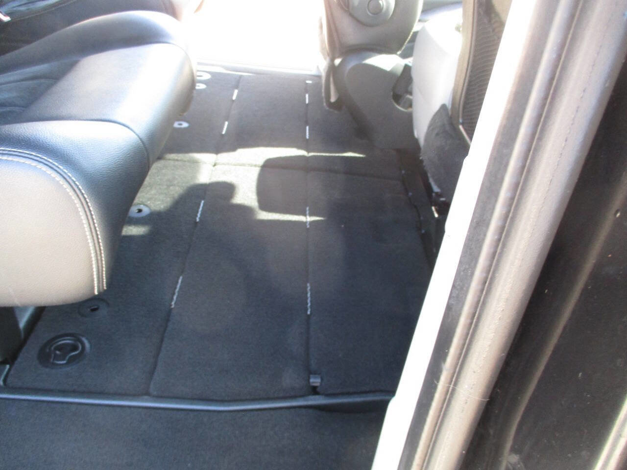 Used 2018 Dodge Grand Caravan SXT image 35