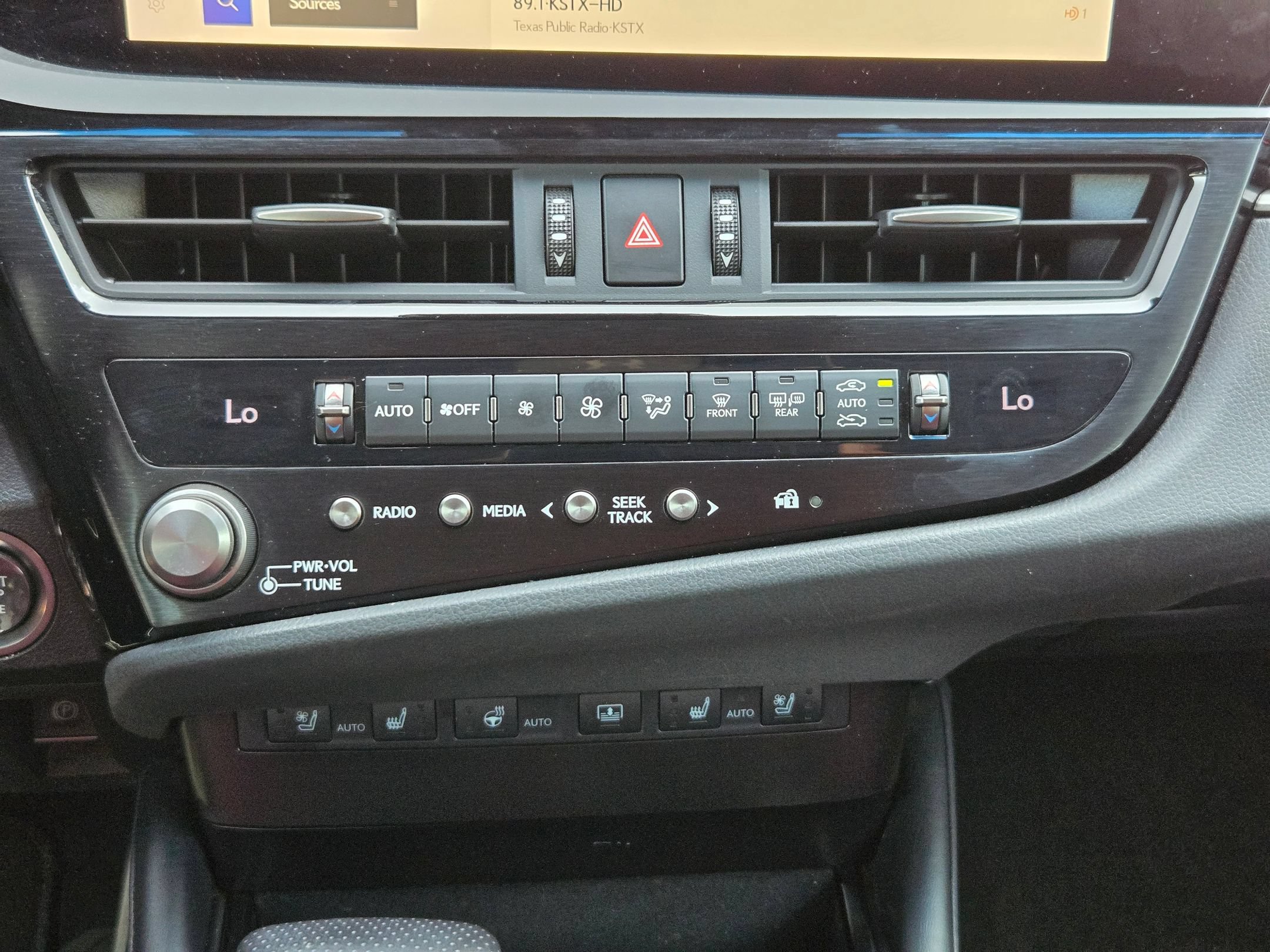 Used 2024 Lexus ES 350 F Sport w/ Accessory Package (Z2) FWD image 18