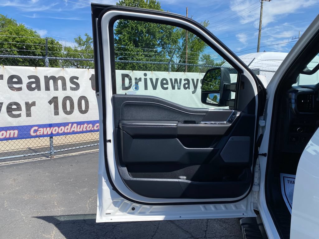 Used 2025 Ford F150 Lariat AWD/4WD image 12