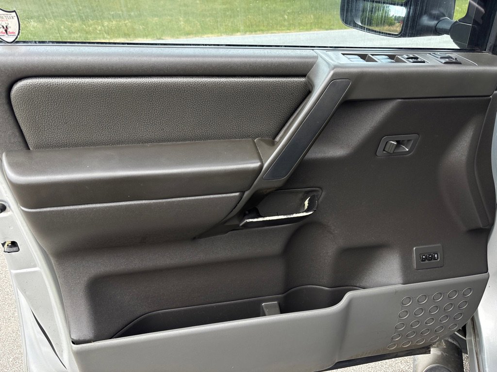 Used 2007 Nissan Titan LE w/ Nissan Navigation Pkg RWD image 8