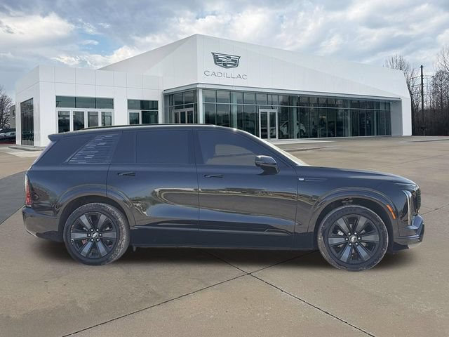 Certified 2026 Cadillac Vistiq Luxury AWD/4WD image 2