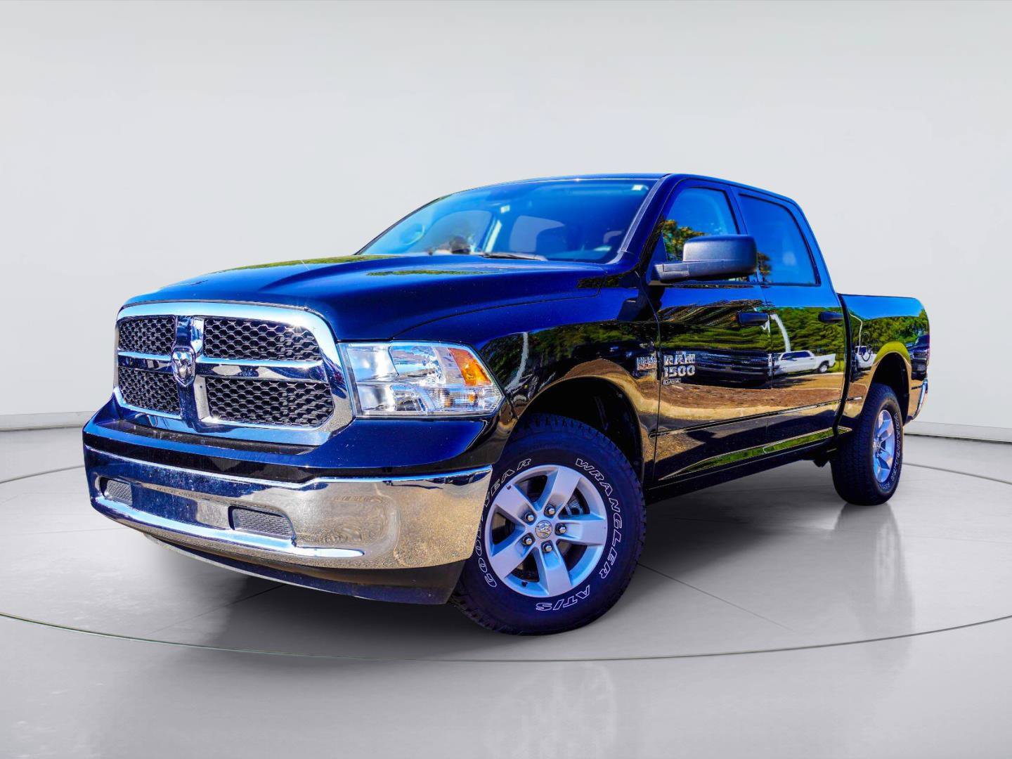 Used 2024 RAM 1500 Tradesman w/ Chrome Plus Package AWD/4WD image 1