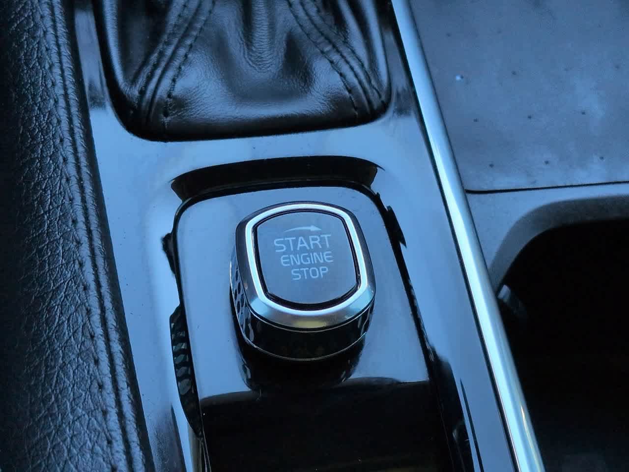 Used 2022 Volvo XC90 T5 Momentum AWD/4WD image 28