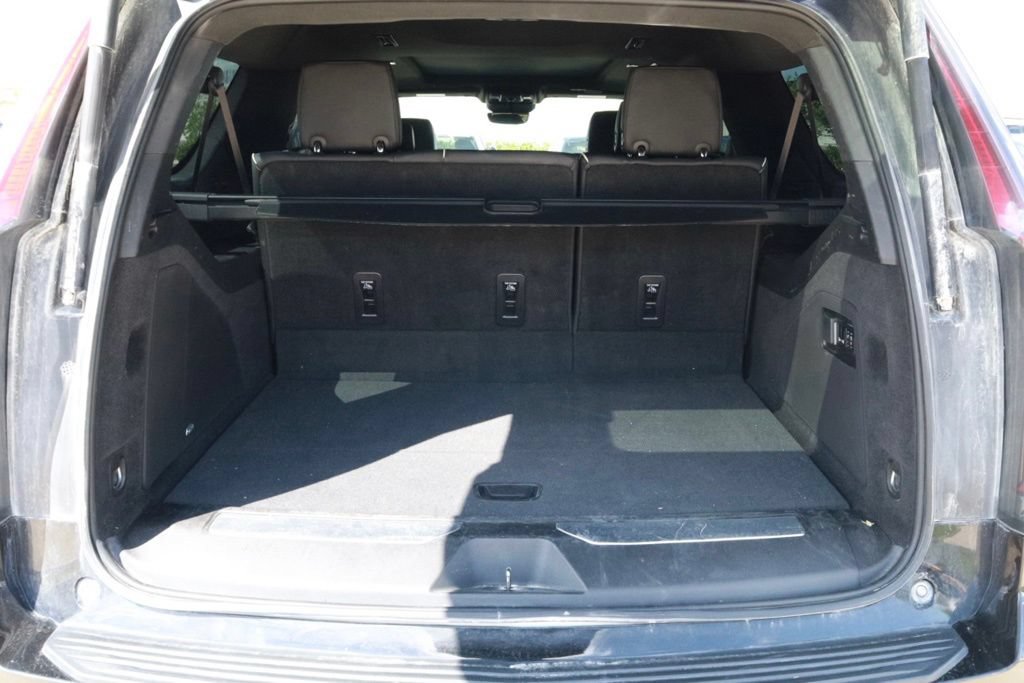 Used 2022 Cadillac Escalade ESV Sport w/ Touring Package RWD image 33