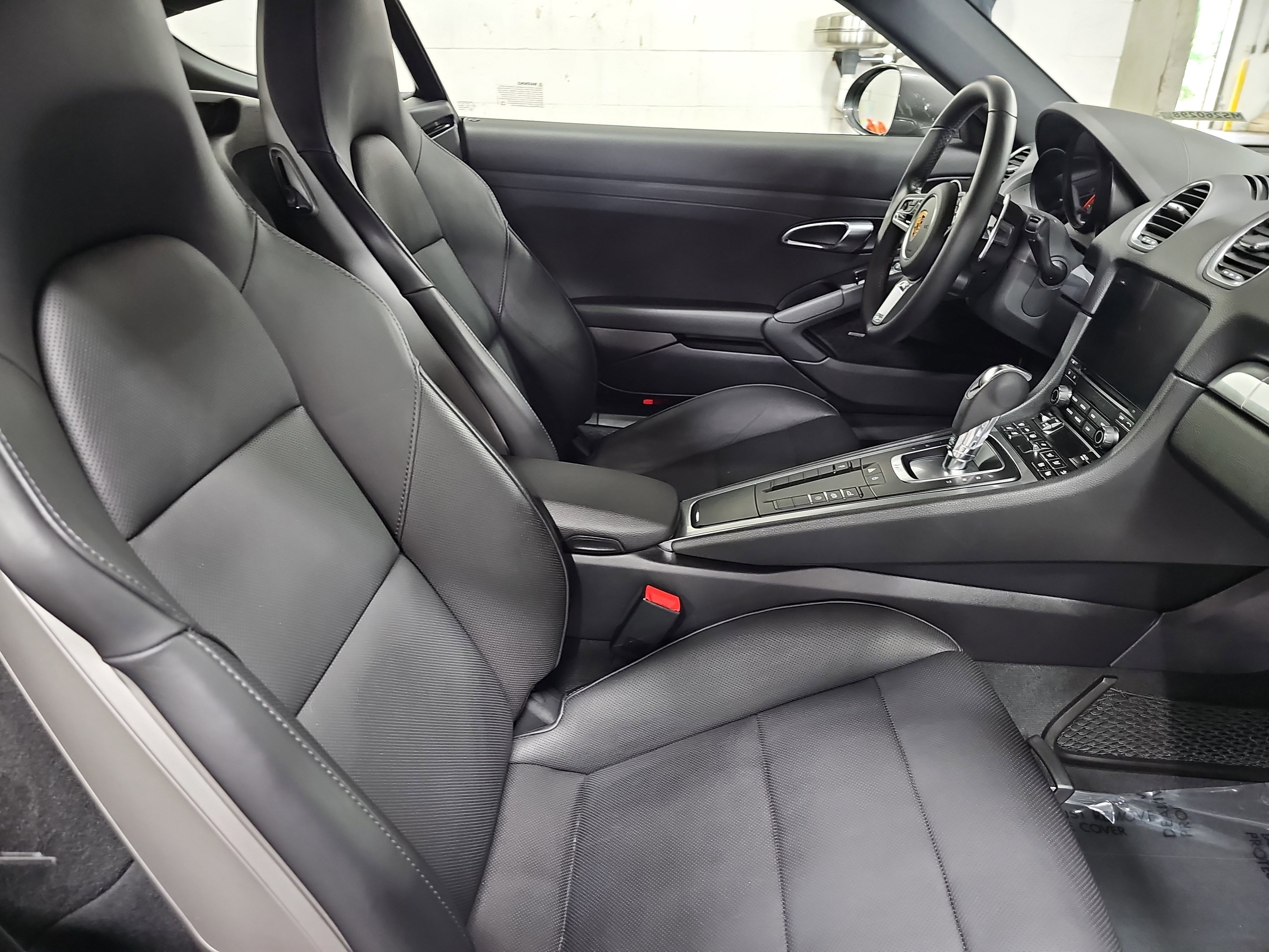 Used 2021 Porsche 718 Cayman RWD image 10