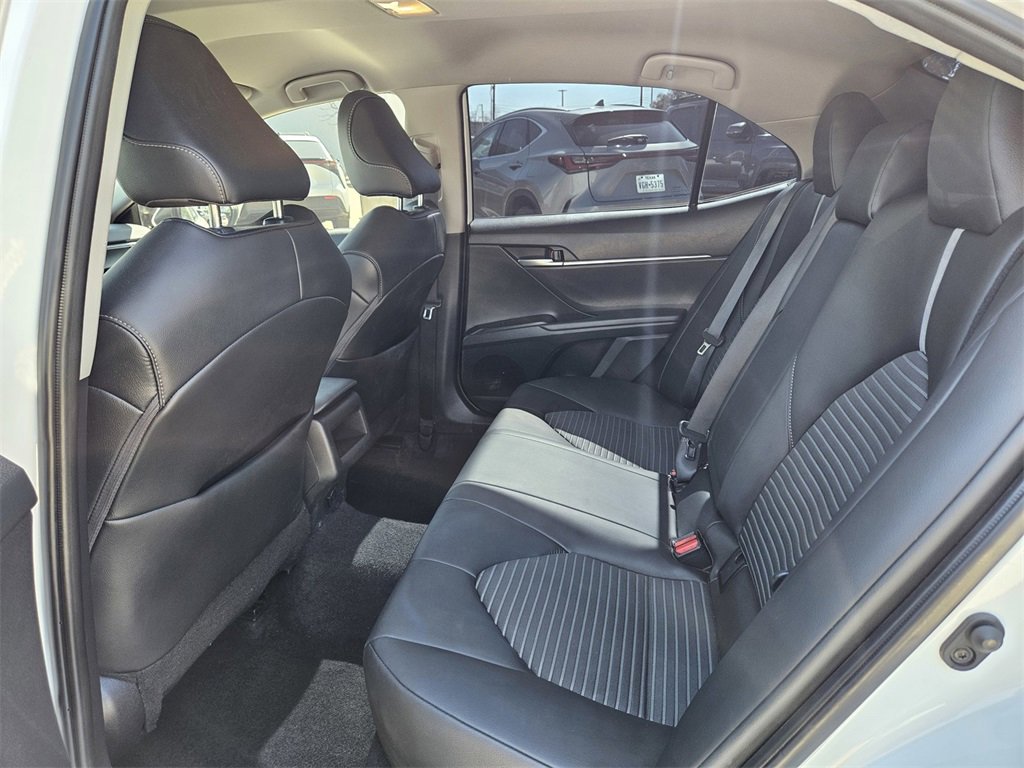 Used 2024 Toyota Camry SE image 10