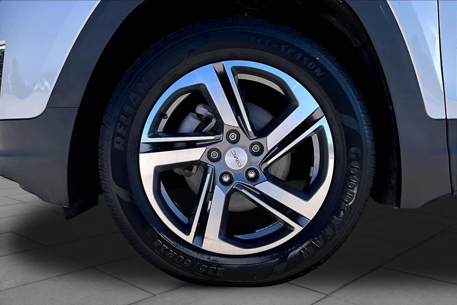 Used 2020 GMC Terrain SLT w/ Preferred Package AWD/4WD image 11