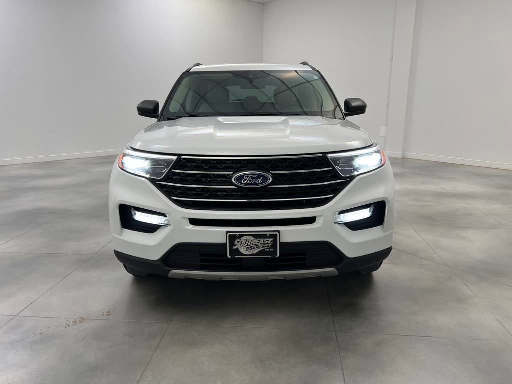 Used 2024 Ford Explorer XLT w/ Equipment Group 202A image 2