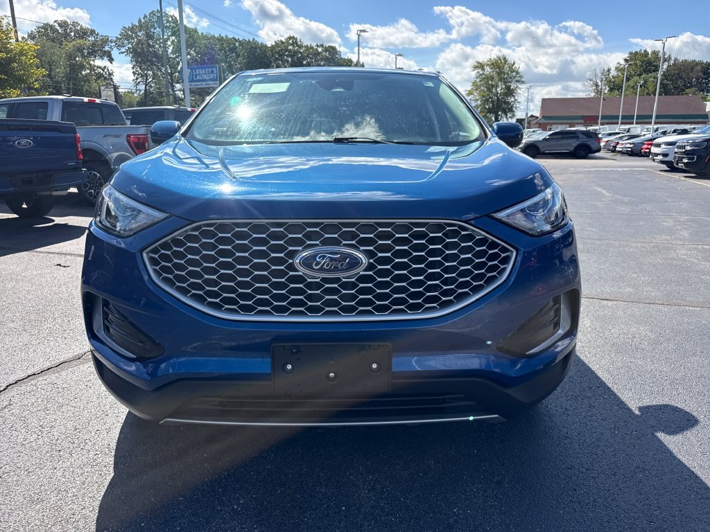 Used 2024 Ford Edge SEL AWD/4WD image 3