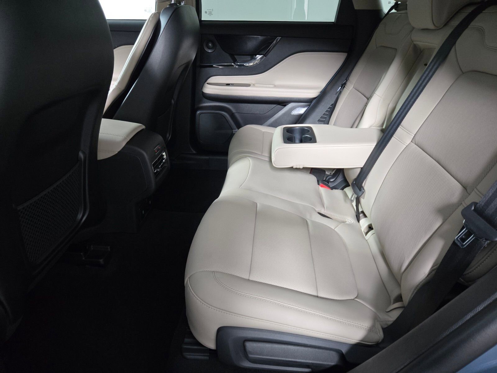 Used 2026 Lincoln Corsair Reserve image 12