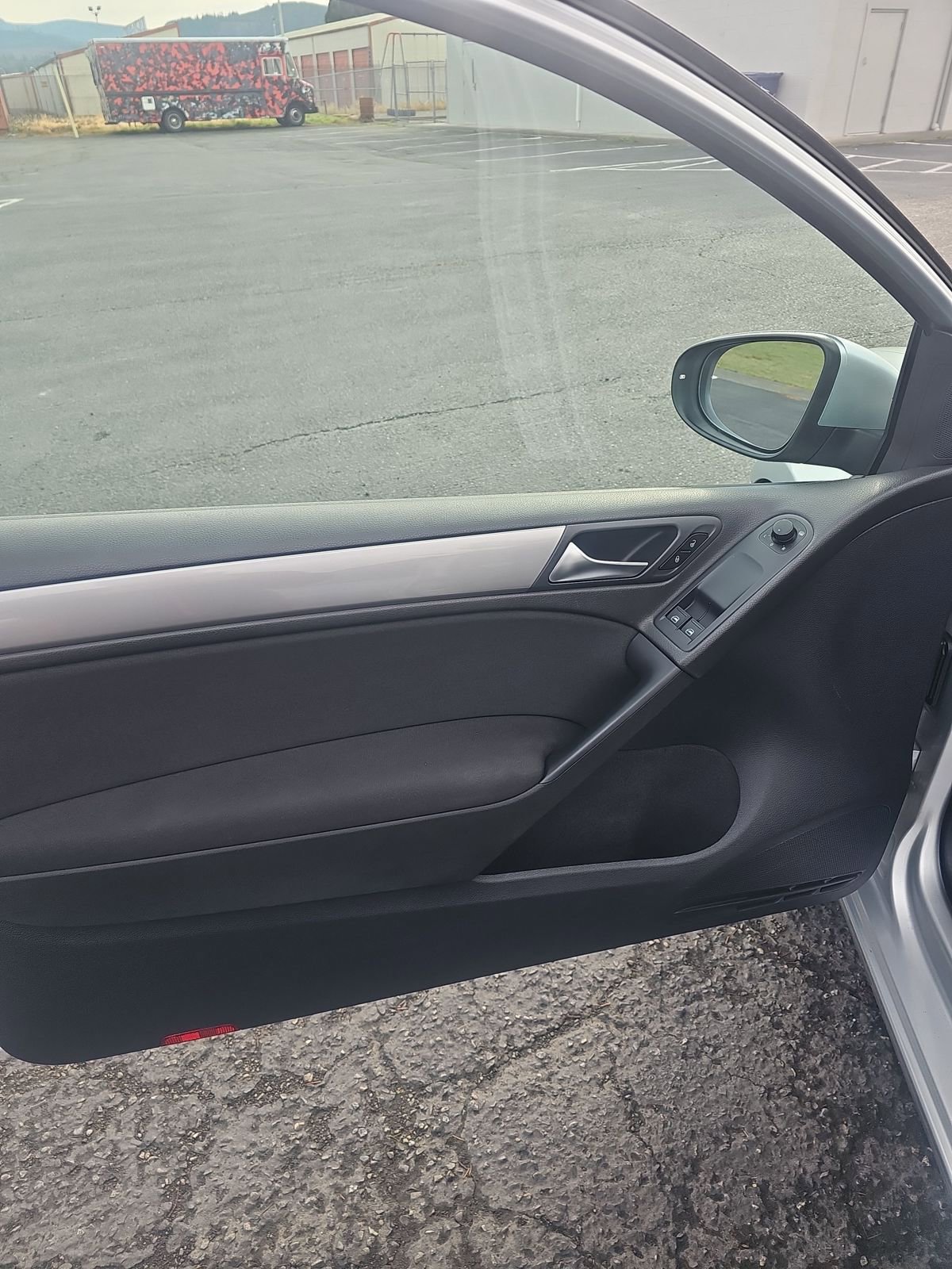 Used 2012 Volkswagen Golf 2-Door image 15