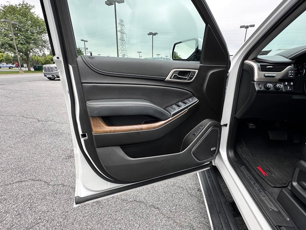 Used 2020 GMC Yukon Denali w/ Open Road Package AWD/4WD image 24
