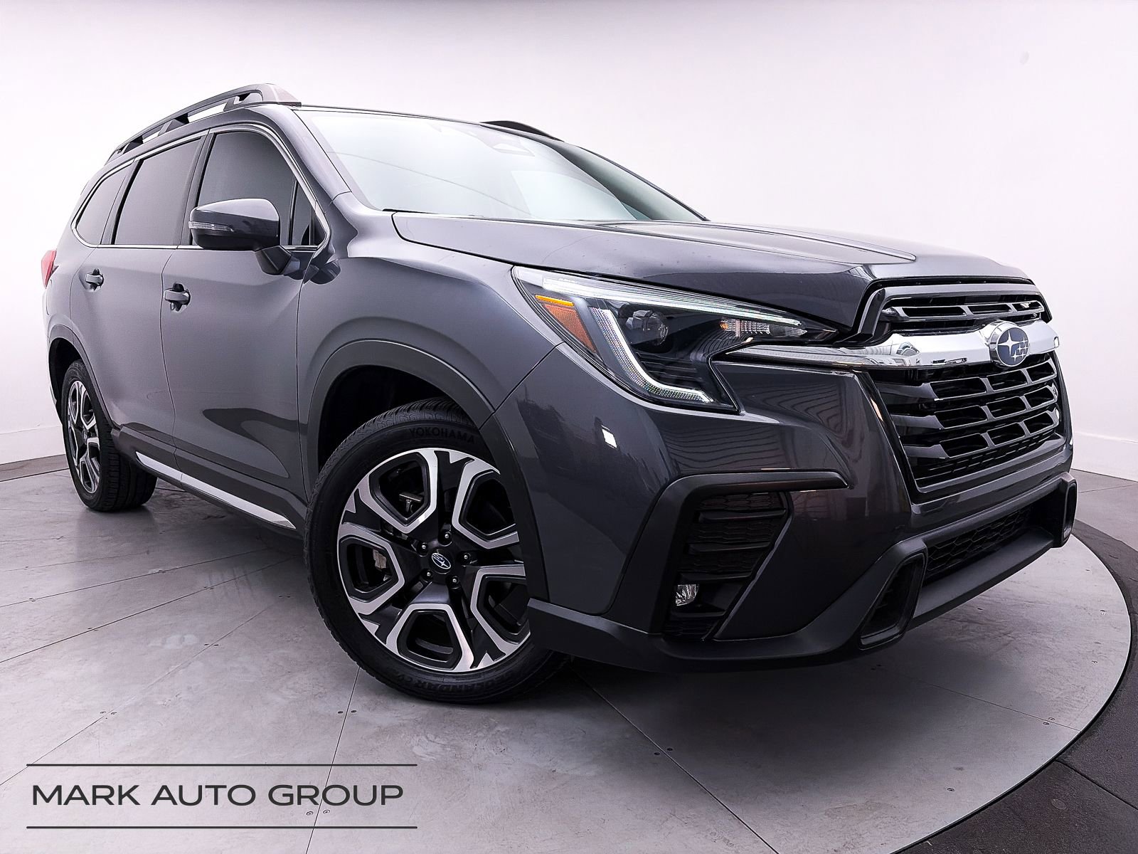 Used 2023 Subaru Ascent Limited image 1