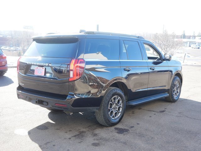 Certified 2025 Ford Expedition Active AWD/4WD image 5