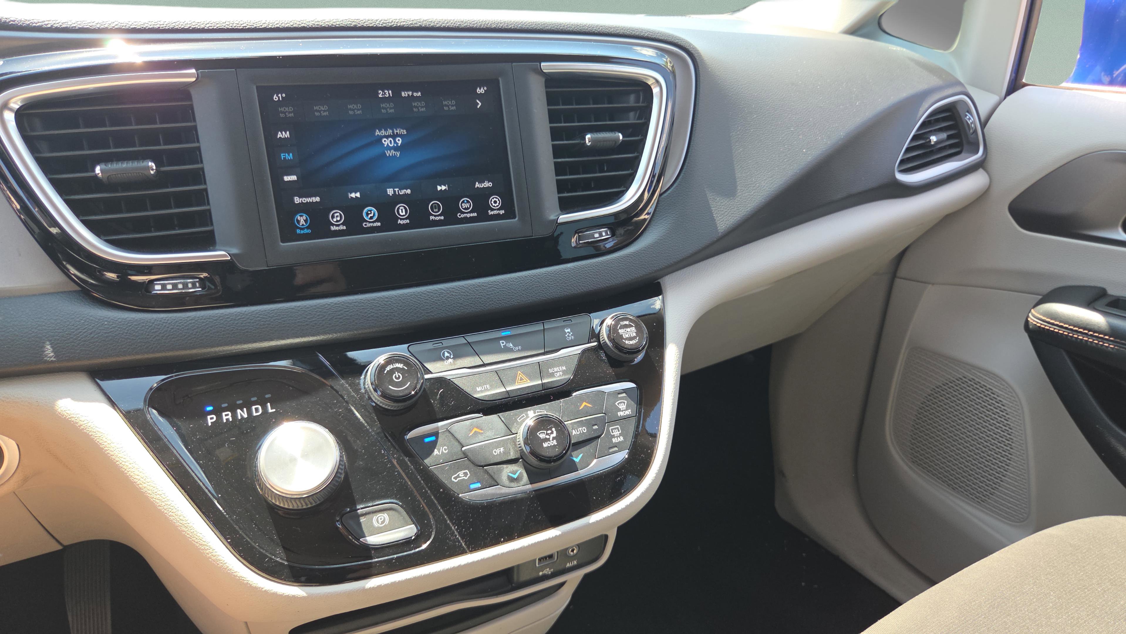 Used 2020 Chrysler Pacifica Touring image 30