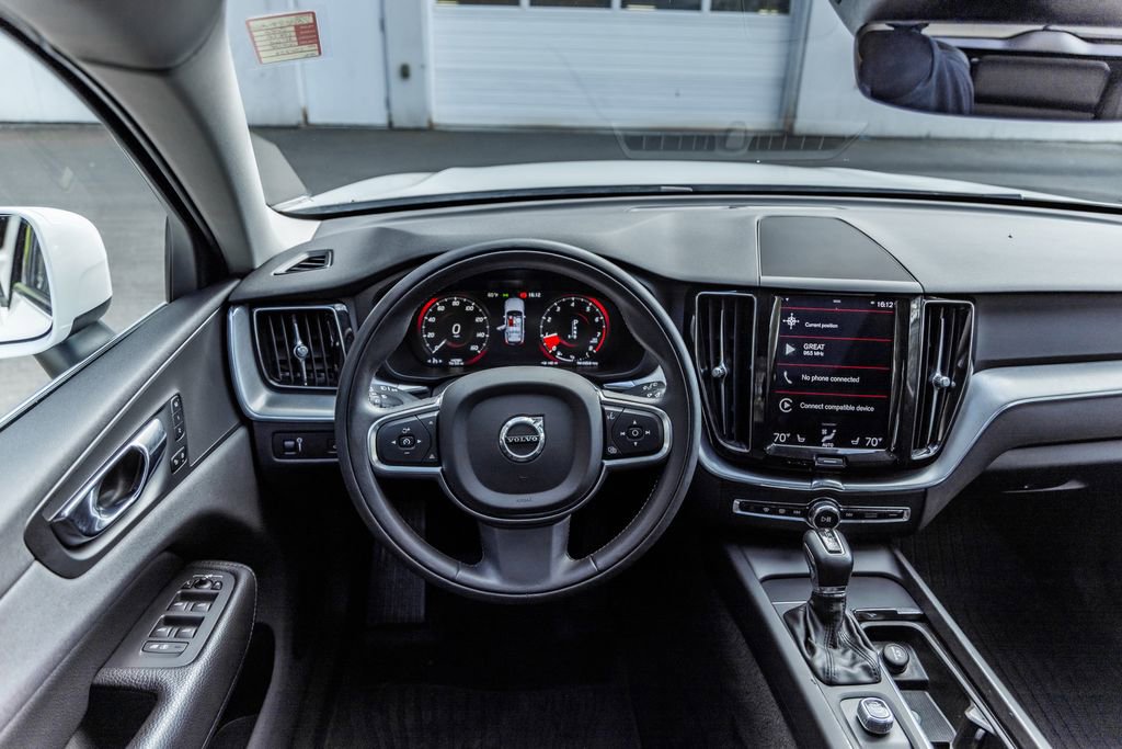 Used 2020 Volvo XC60 T6 Momentum AWD/4WD image 26