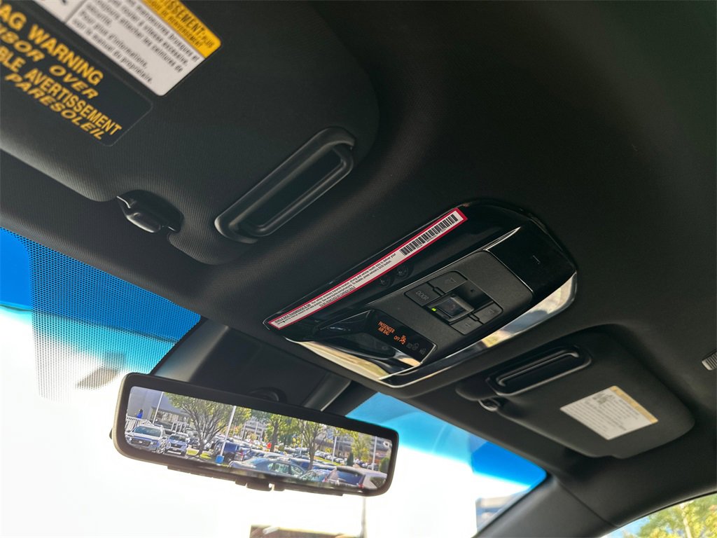 Used 2024 Toyota Venza Limited image 31