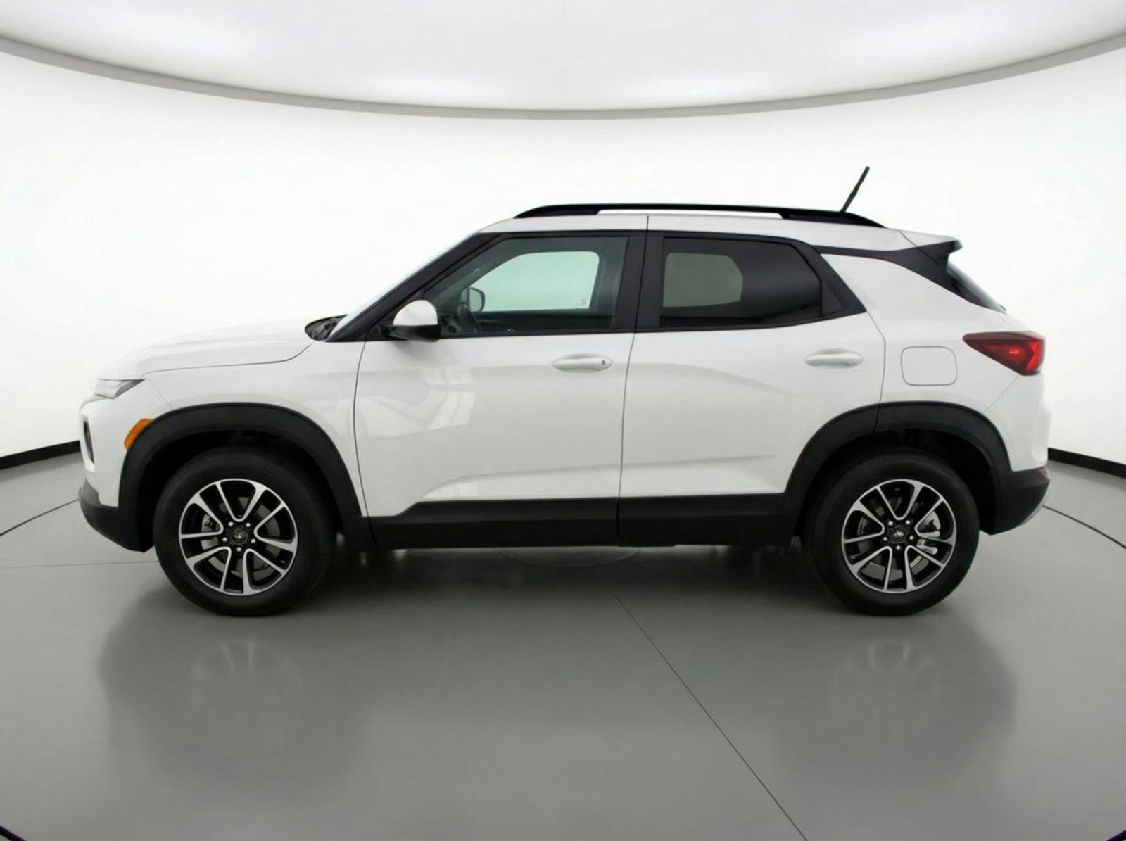 Used 2025 Chevrolet TrailBlazer LT FWD image 5