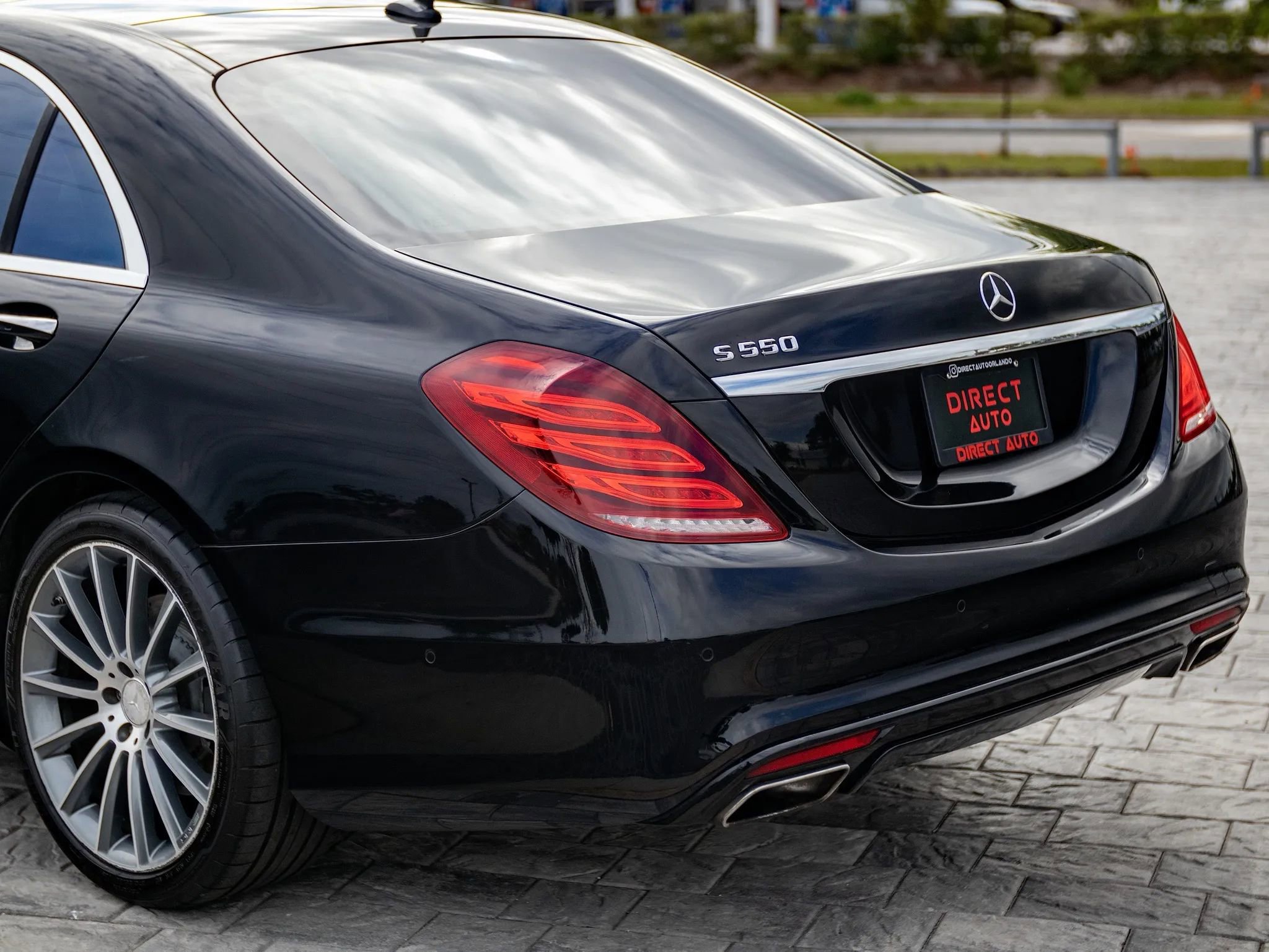 Used 2015 Mercedes-Benz S 550 Sedan image 11