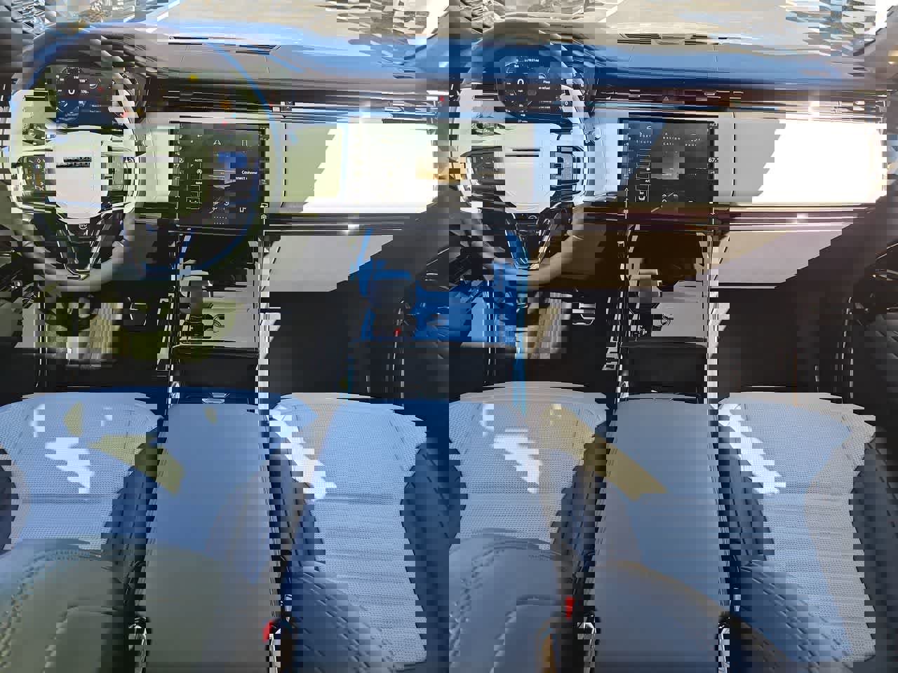 New 2025 Land Rover Range Rover Sport SV Edition Two image 13