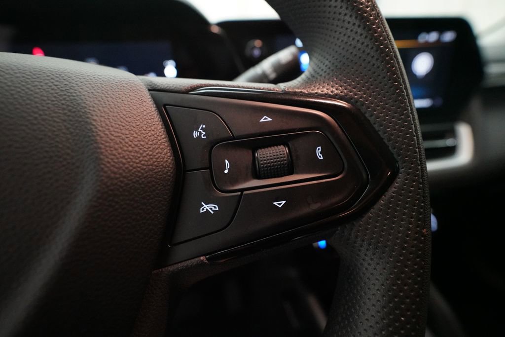 Used 2025 Chevrolet TrailBlazer LT AWD/4WD image 18