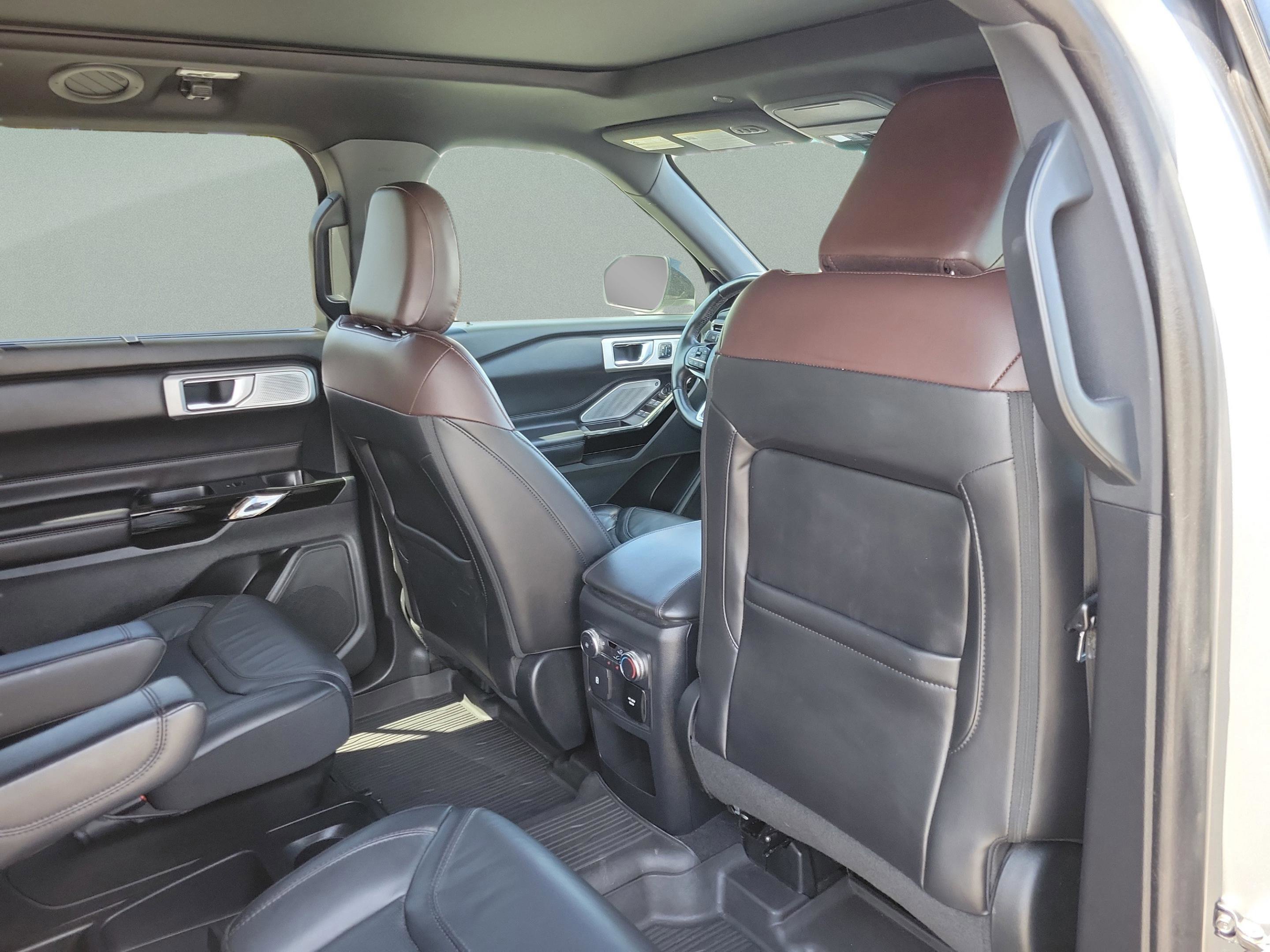 Used 2021 Ford Explorer Platinum w/ Equipment Group 601A image 27