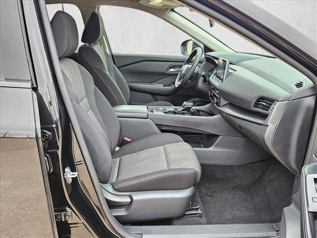 Used 2025 Nissan Rogue SV image 20