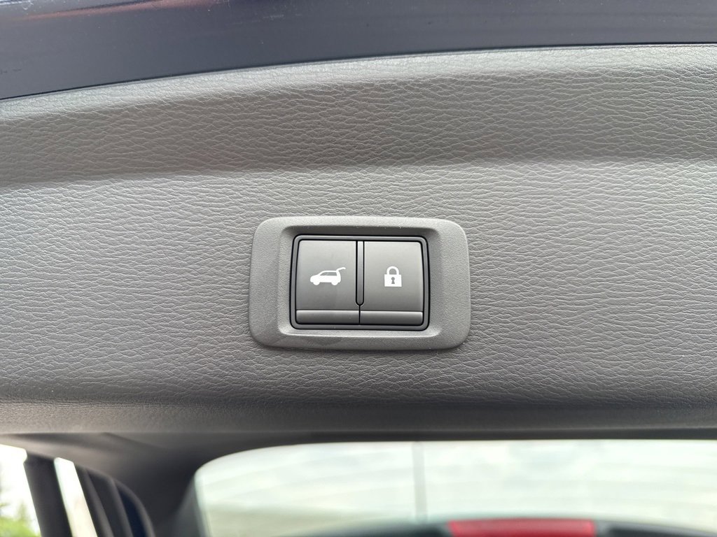 New 2025 Mitsubishi Outlander SE image 15