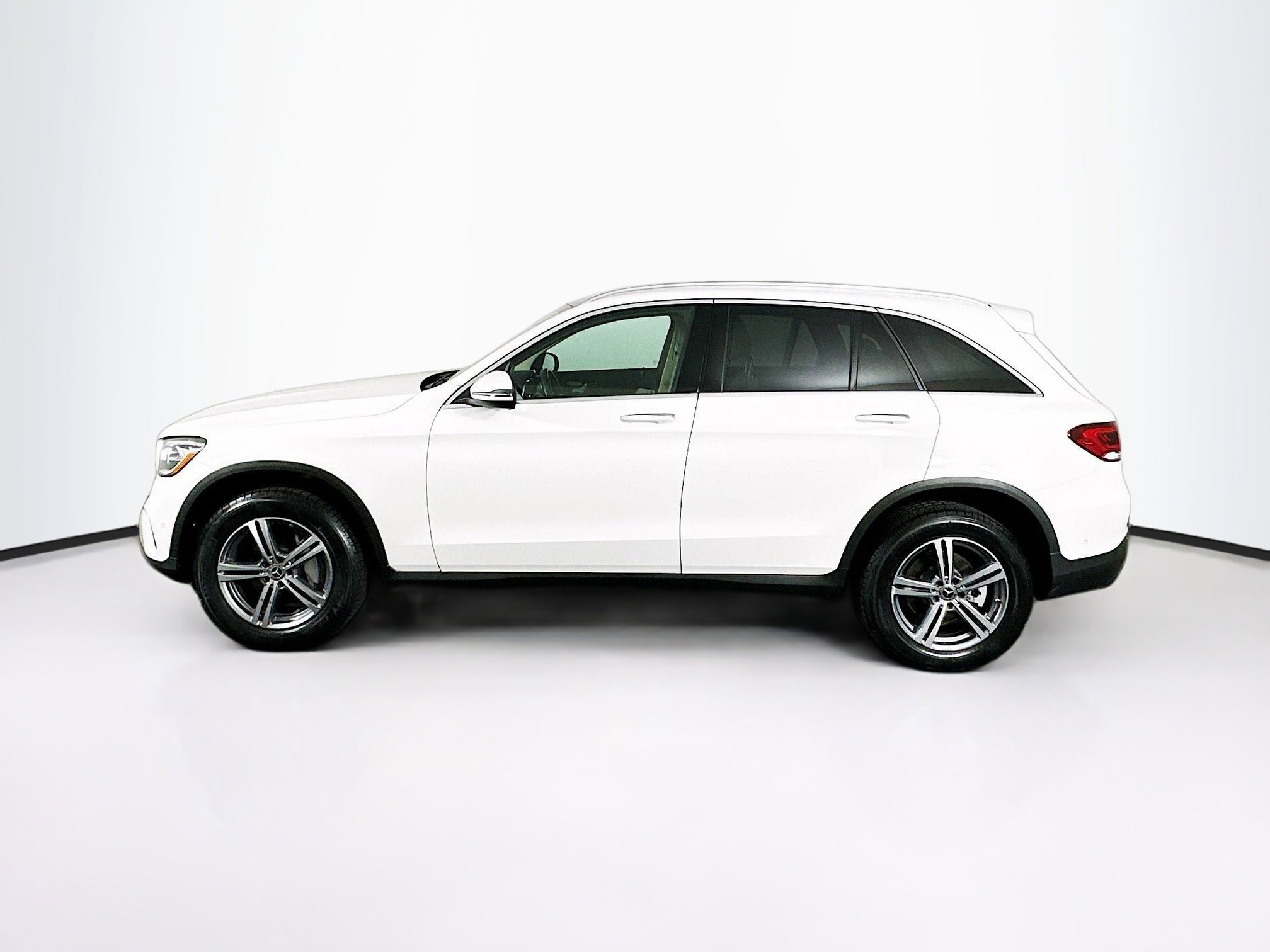Used 2022 Mercedes-Benz GLC 300 4MATIC w/ Premium Package Lite image 4