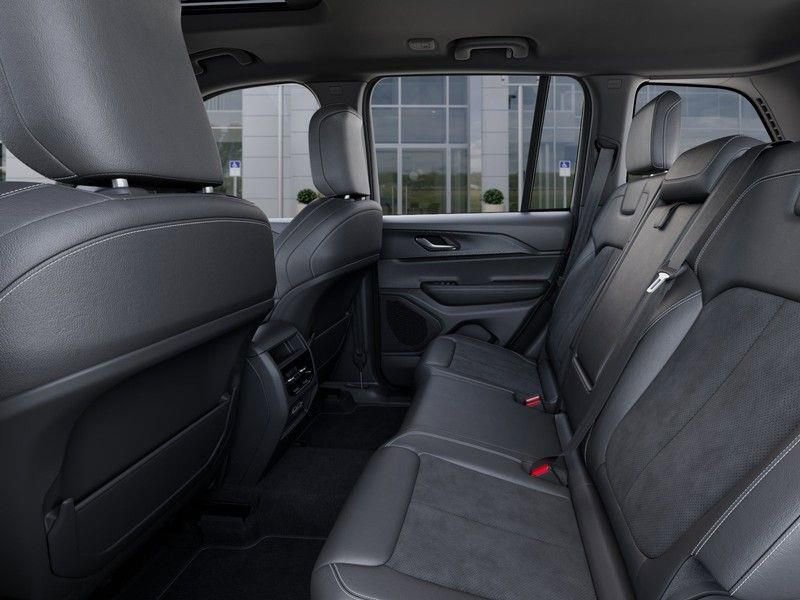 New 2025 Jeep Grand Cherokee Altitude image 23