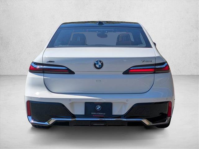 Used 2025 BMW 740i xDrive w/ Premium Package AWD/4WD image 7
