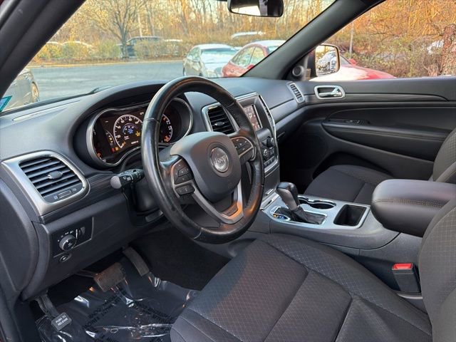Used 2020 Jeep Grand Cherokee Laredo AWD/4WD image 16