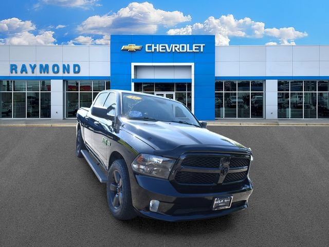 Used 2017 RAM 1500 Express w/ Black Ram 1500 Express Group AWD/4WD image 9
