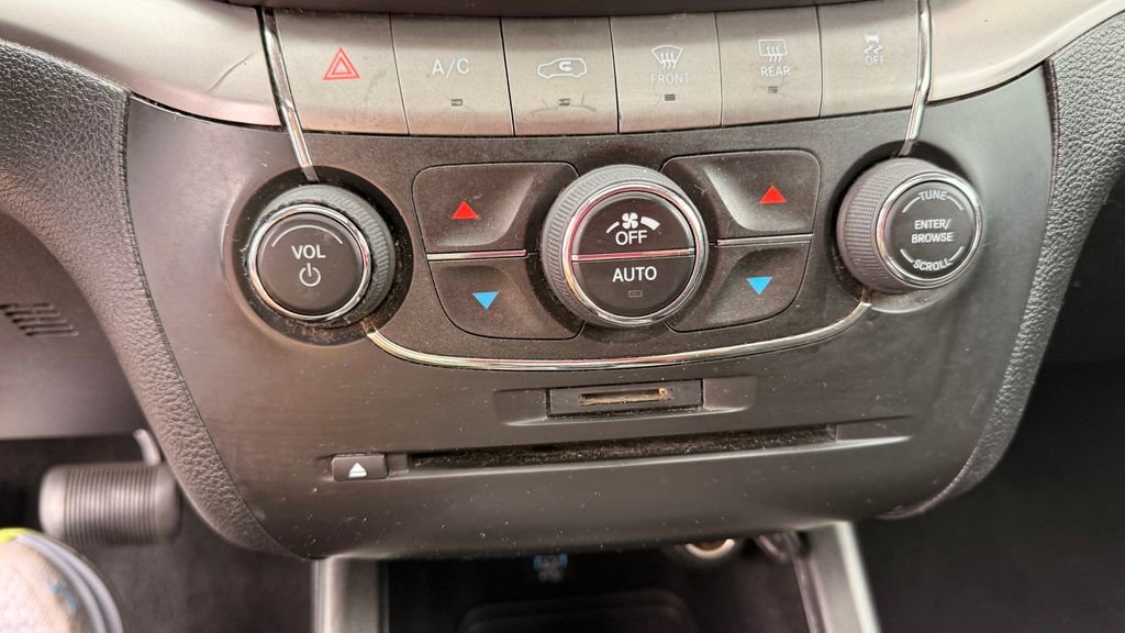 Used 2020 Dodge Journey Crossroad FWD image 21
