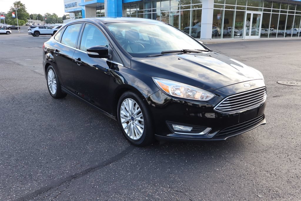 Used 2018 Ford Focus Titanium FWD image 2