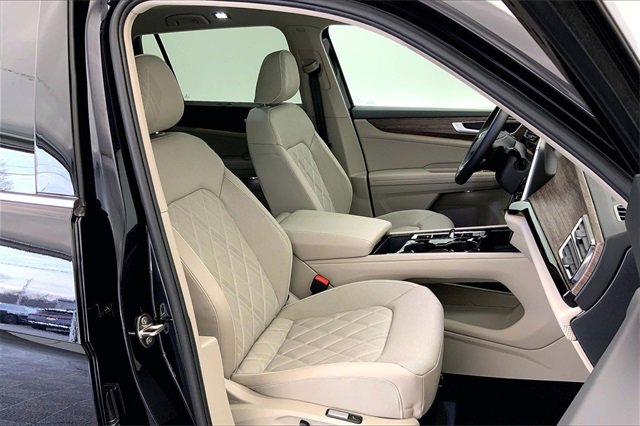 Used 2025 Volkswagen Atlas SEL Premium R-Line image 7