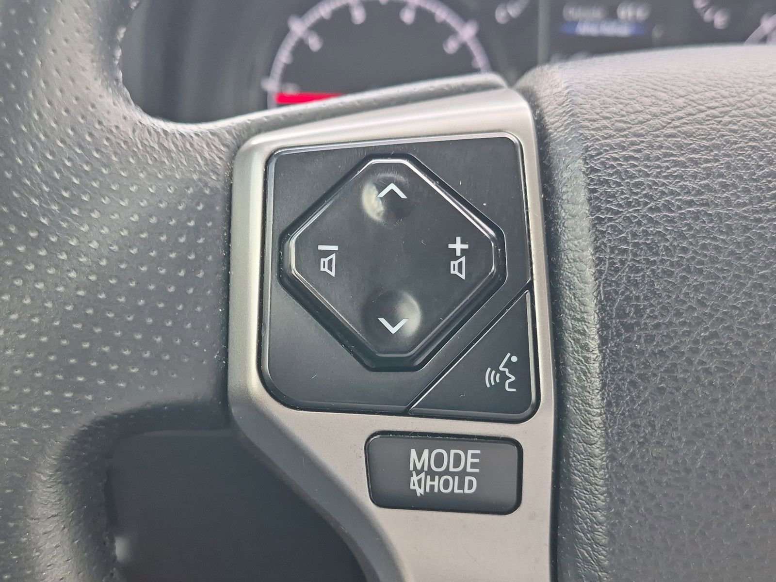 Used 2023 Toyota 4Runner SR5 AWD/4WD image 13