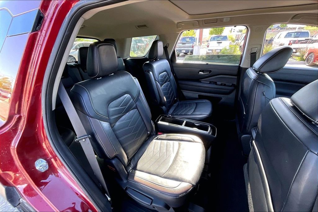 Used 2022 Nissan Pathfinder Platinum w/ Cargo Package FWD image 26