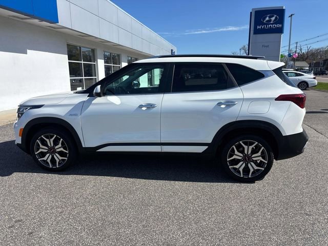 Used 2022 Kia Seltos SX w/ Sunroof Package AWD/4WD image 6