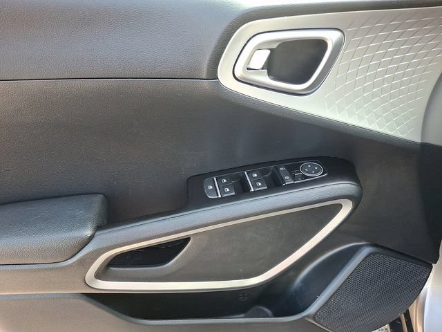 Certified 2023 Kia Soul S FWD image 14