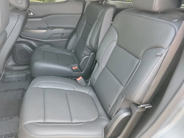 Used 2023 GMC Acadia SLT w/ Elevation Edition FWD image 15